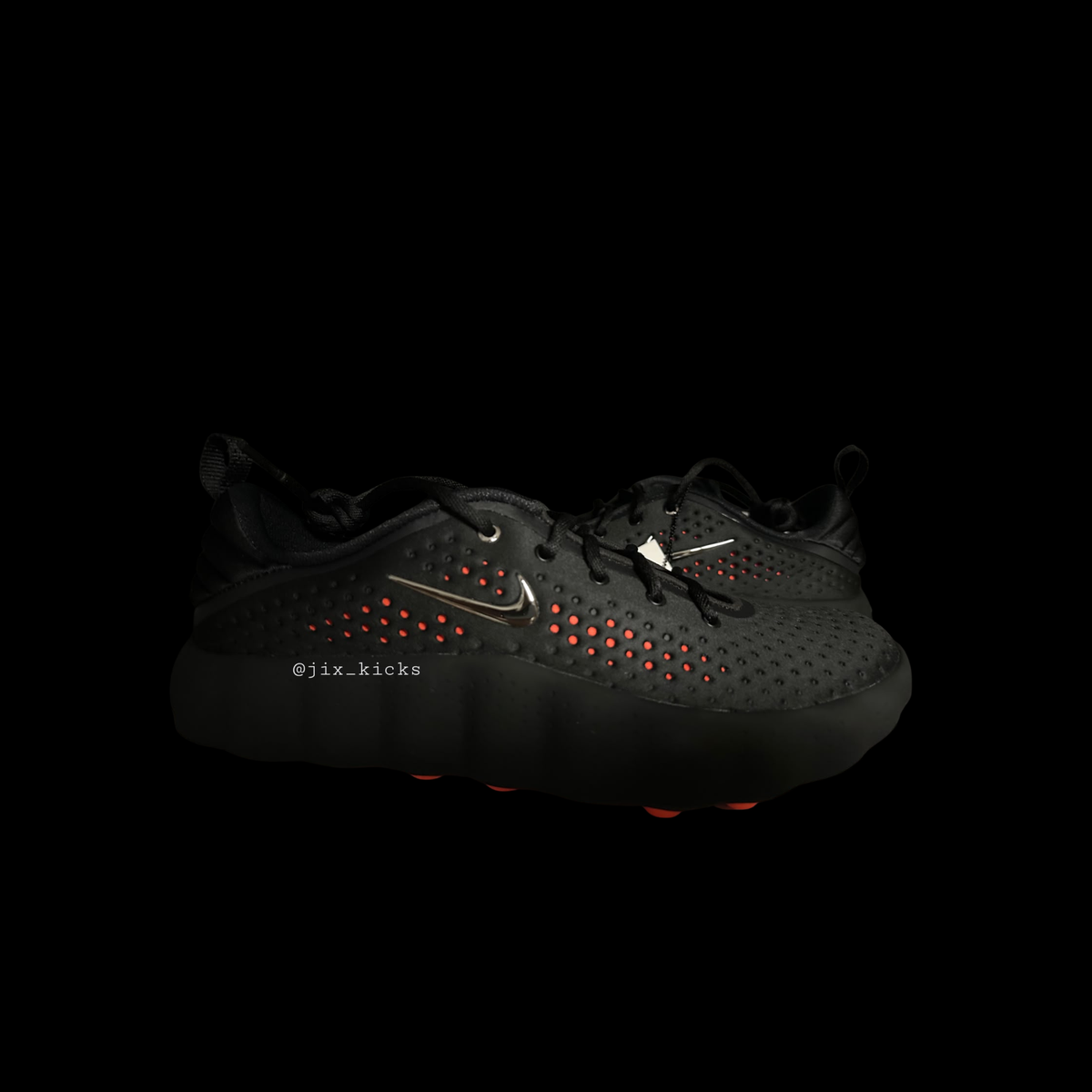 Nike Mind 002 Black Hyper Crimson